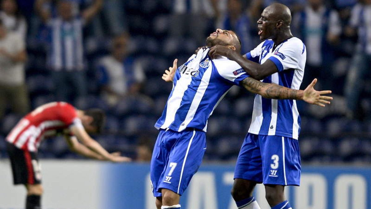 Ricardo Quaresma celebra el gol de la victoria del Oporto frente al Athletic de Bilbao.