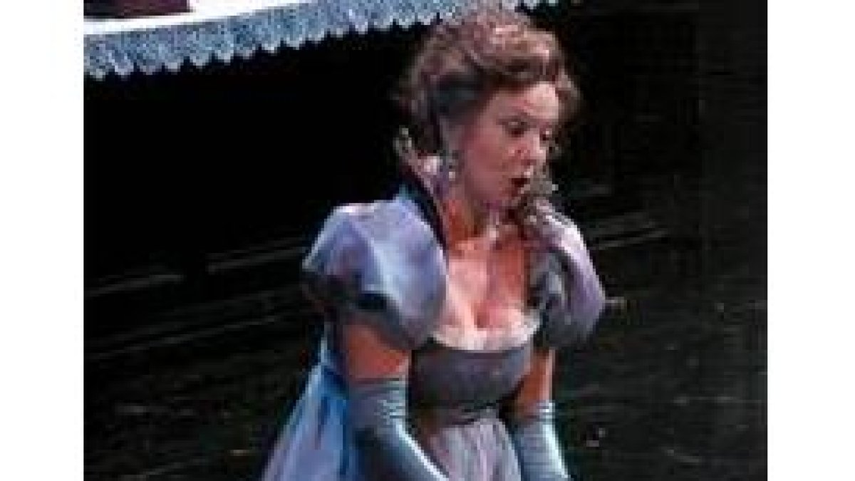 Raina Kabaivanska, durante su última interpretación de «Tosca» en el Teatro Real de Madrid
