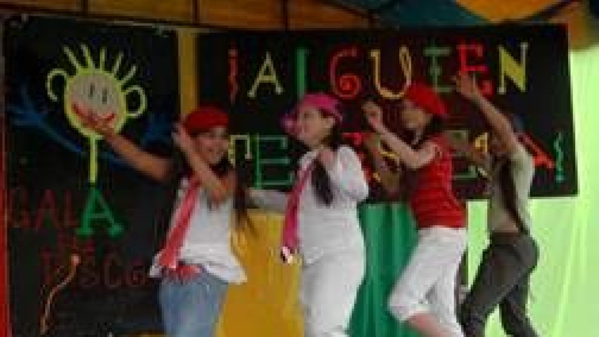 Una de las actuaciones de la última Gala del Disco organizada por el centro juvenil Don Bosco