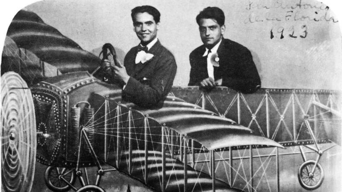 Luis Buñuel y Federico García Lorca, ‘volando’ juntos en la verbena de San Antonio de la Florida en el año 1923