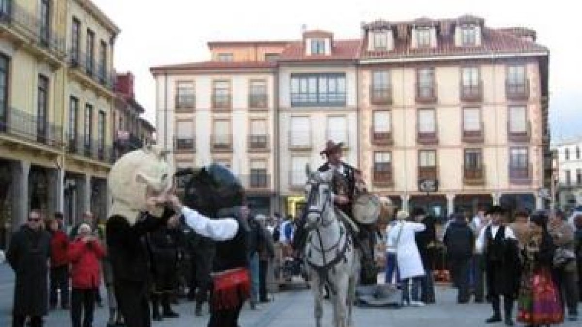 Un momento de la preparación de las dos toneladas de castañas repartidas en el magosto.