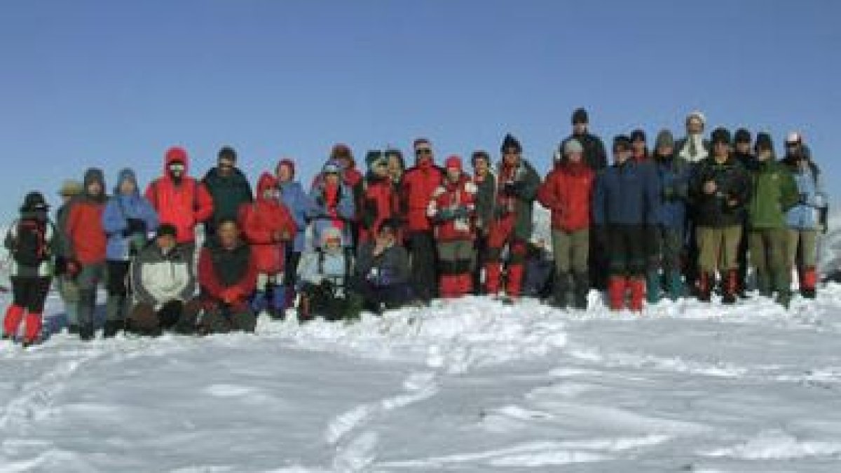 La expedición del SLAC, en el Pico Cueto, al término de la ascensión.