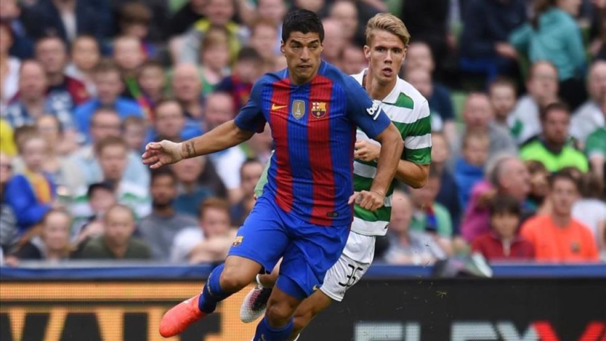 Luis Suárez, durante el partido contra el Celtic, en Dublín.