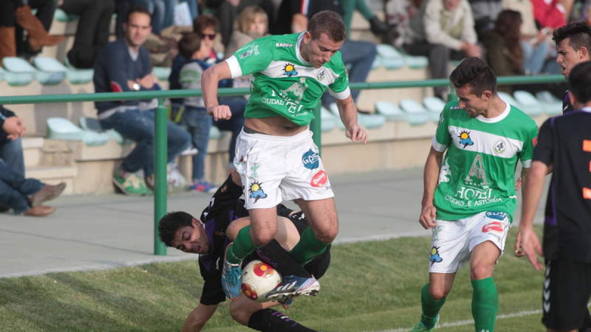 El equipo maragato hizo más méritos que su rival para conseguir la victoria.