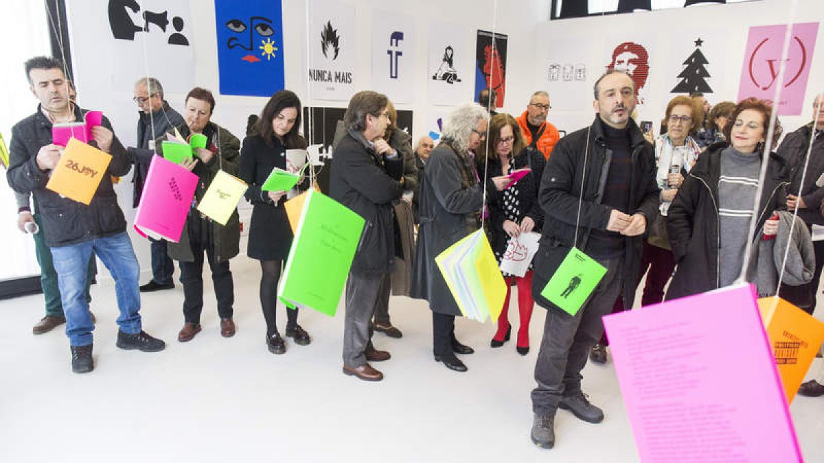 Un instante en la inauguración, ayer, de la exposición ‘Pictopía 2018’. FERNANDO OTERO PERANDONES