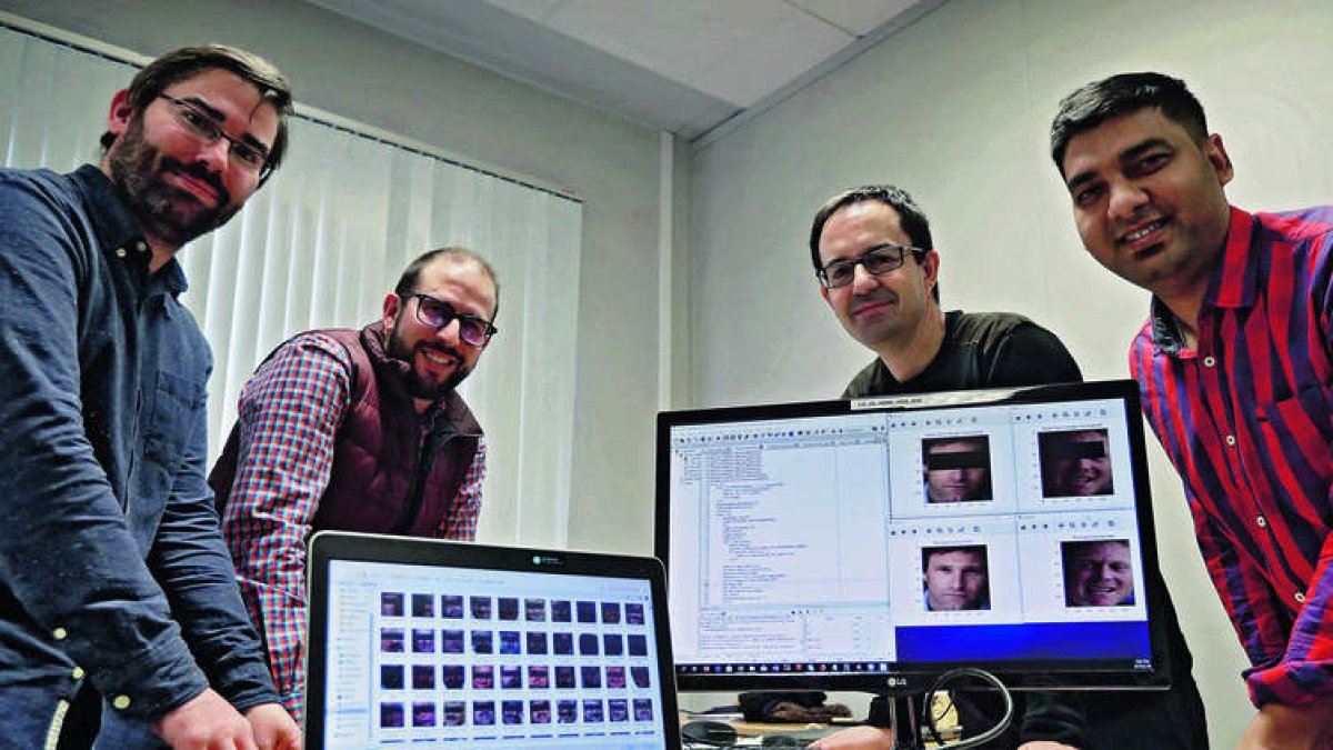 Eduardo Fidalgo, Víctor González, Enrique Alegre y Rubel Biswas.