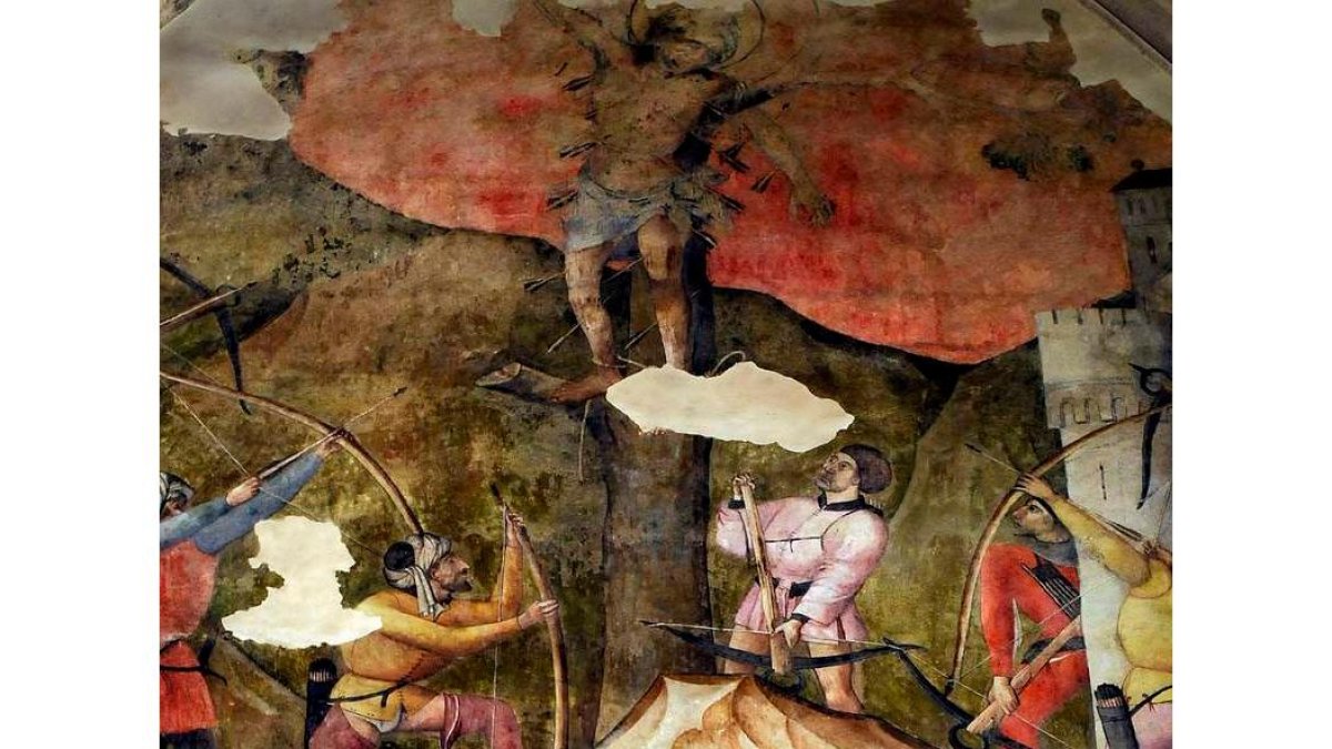Detalle del mural del martirio de San Sebastián, de Nicolás Francés; y sepulcro del obispo Rodrigo Álvarez. J. CASARES / ARCHIVO