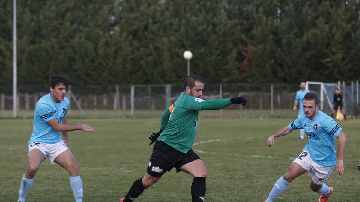 El equipo trepalense se vio superado en el derbi. DL