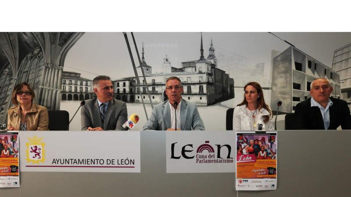López Benito ejerció de anfitrión en la presentación de la iniciativa ‘Plaza 2014’ que auspicia la FEB.