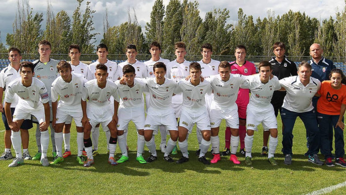 El equipo de División de Honor de la Peña sabe que la categoría exige trabajo.