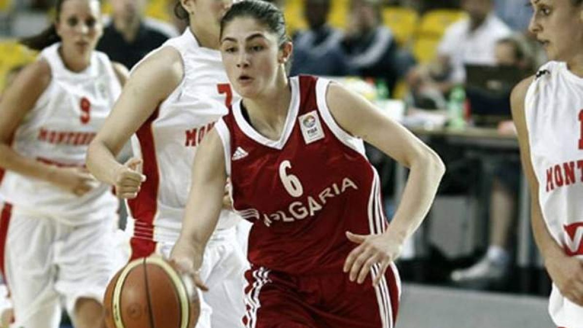 La búlgara Daniela Peteva, con la selección.