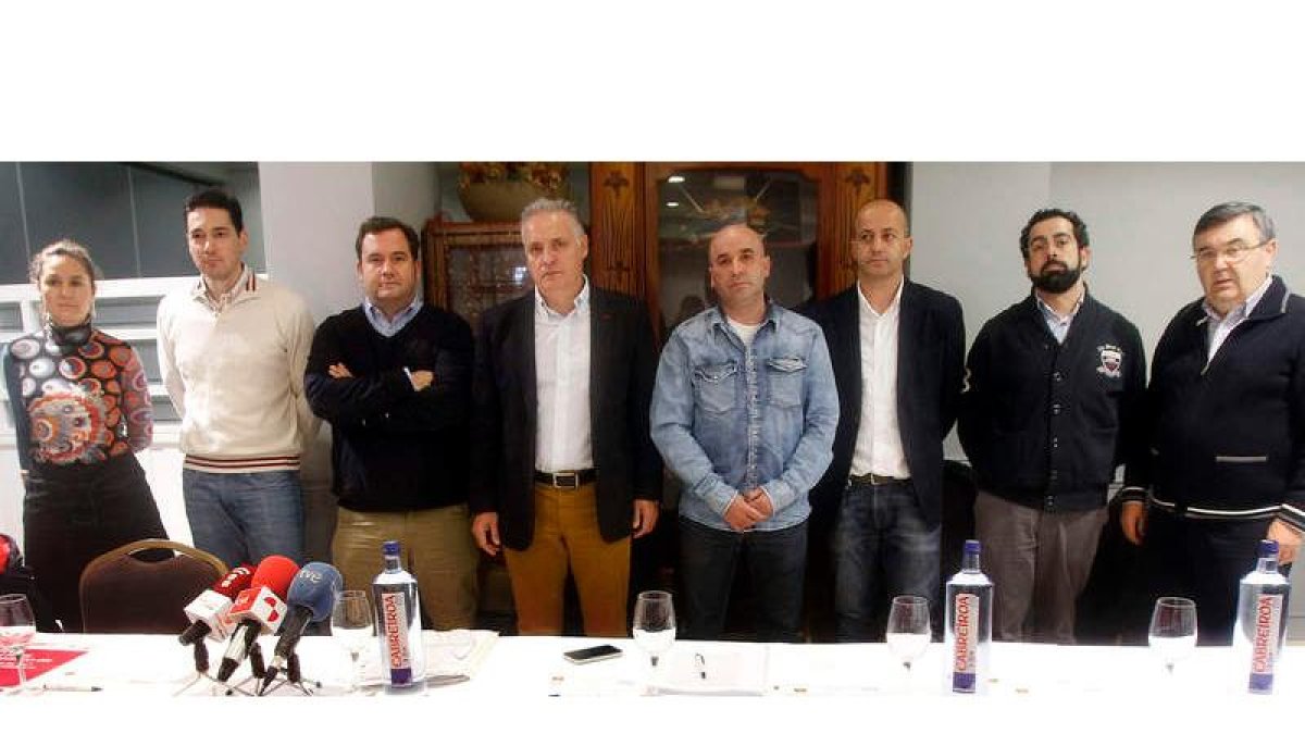 Elena Marcos, Óscar Cueto, Juan H. Dopico, Javier Menéndez, Luis Sáez, Fernando Trigueros, Luis A. Rodríguez y Cándido Soto.