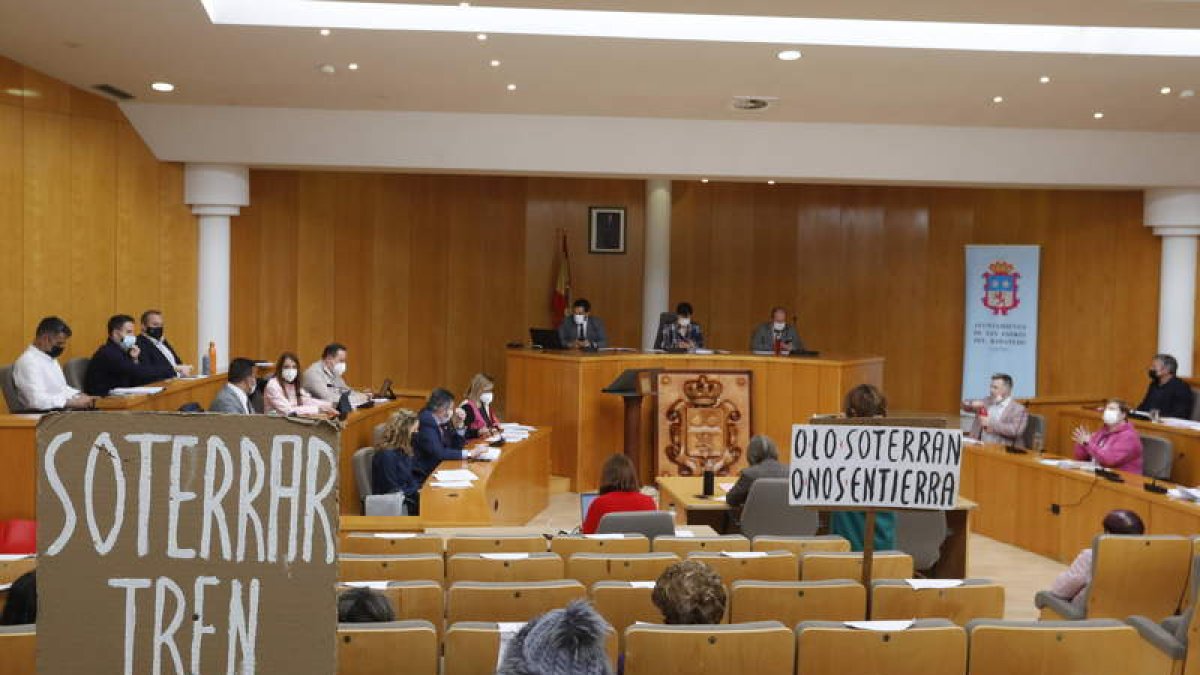 La sesión de San Andrés se prolongó tres horas. MARCIANO PÉREZ