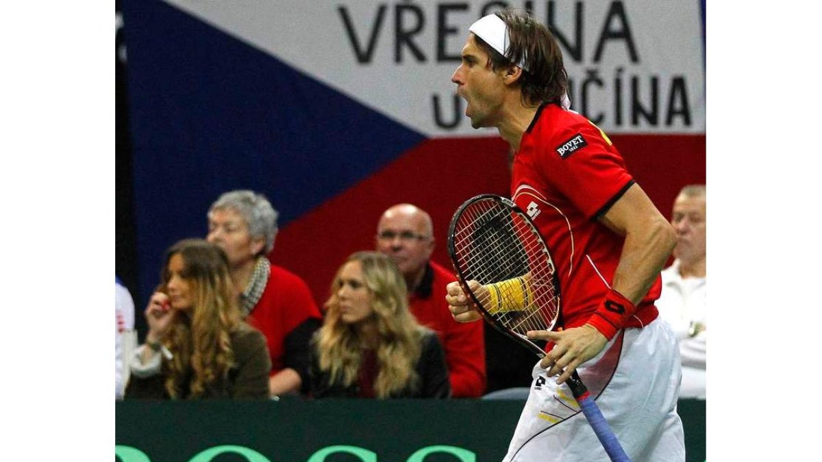 Ferrer celebra uno de los puntos frente a Stepanek. El español pasó por encima del checo.