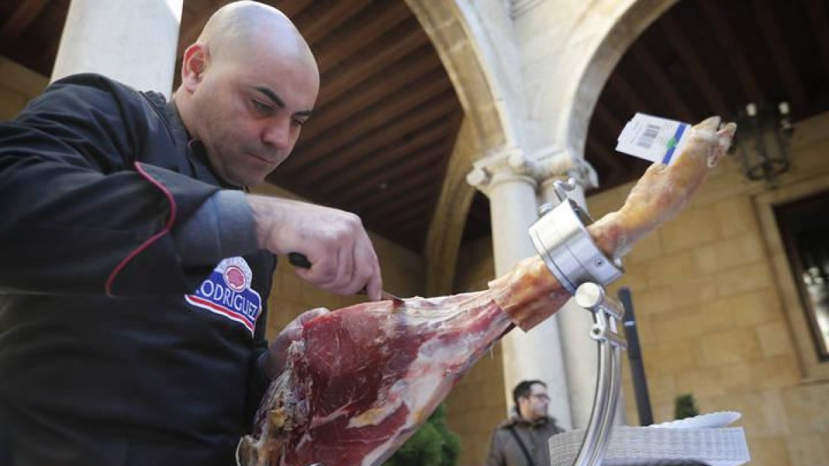 No es la primera vez que León cita a algunos de los mejores cortadores