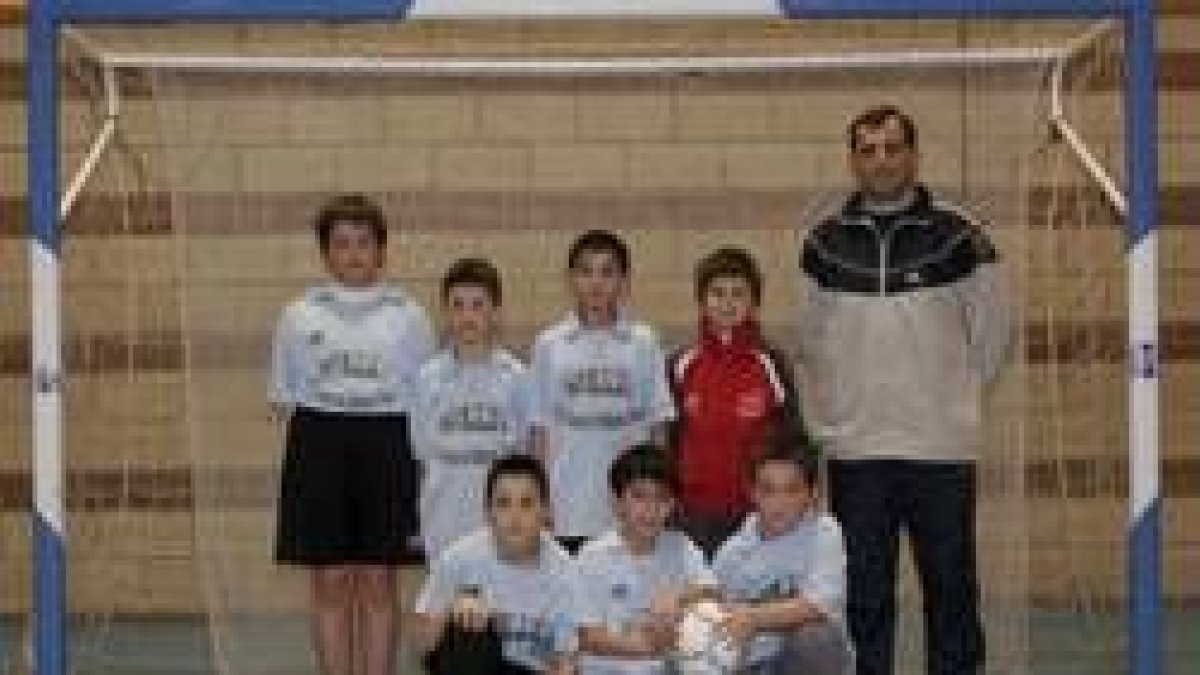 Formación del equipode Antonio Valbuena B de categoría benjamín