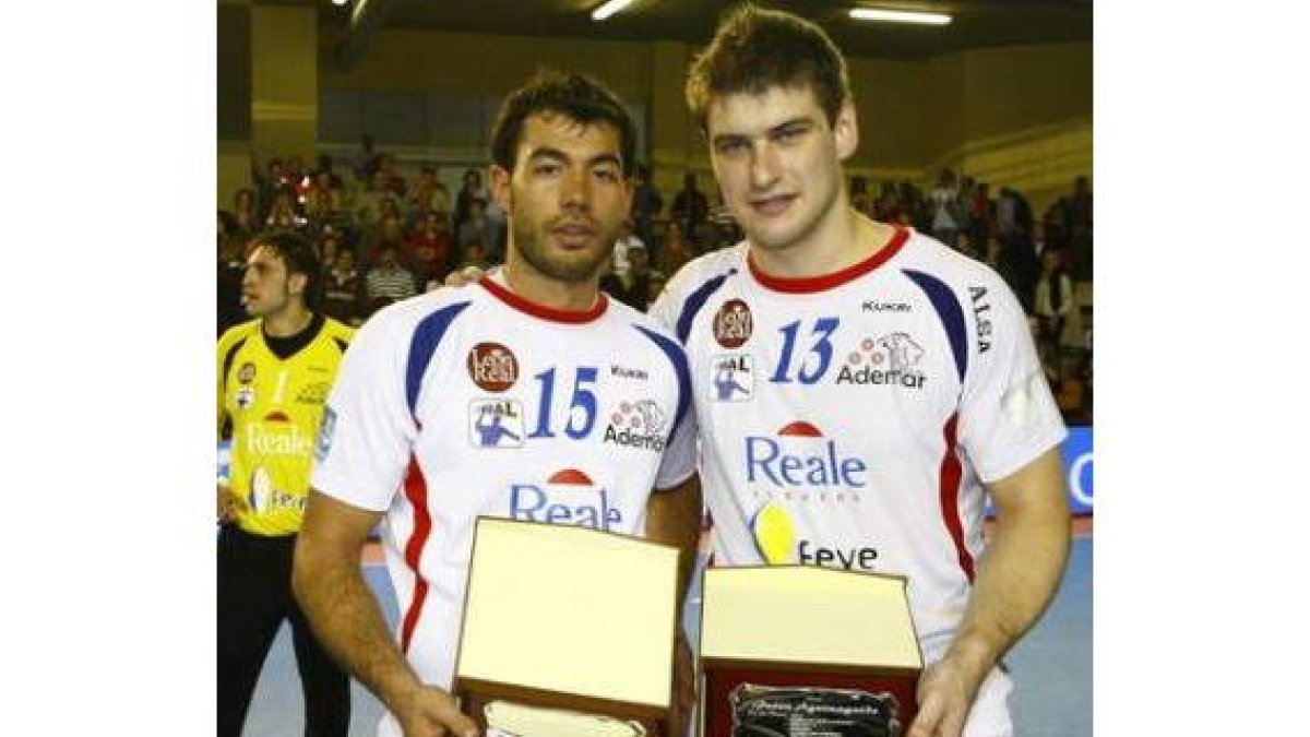 El técnico Jordi Ribera explotó al final y recriminó a los colegiados su más que parcial actuación