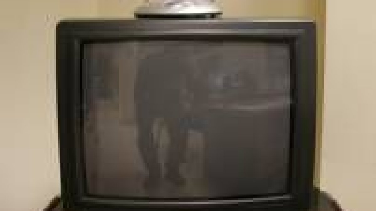 En poco más de una docena de pueblos de la comarca aún sale esta imagen al encender el televisor