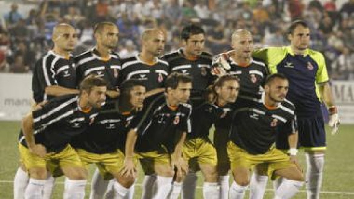 Jito se mostró en todo momento muy combativo frente a la contundente defensa del Ontinyent durante e