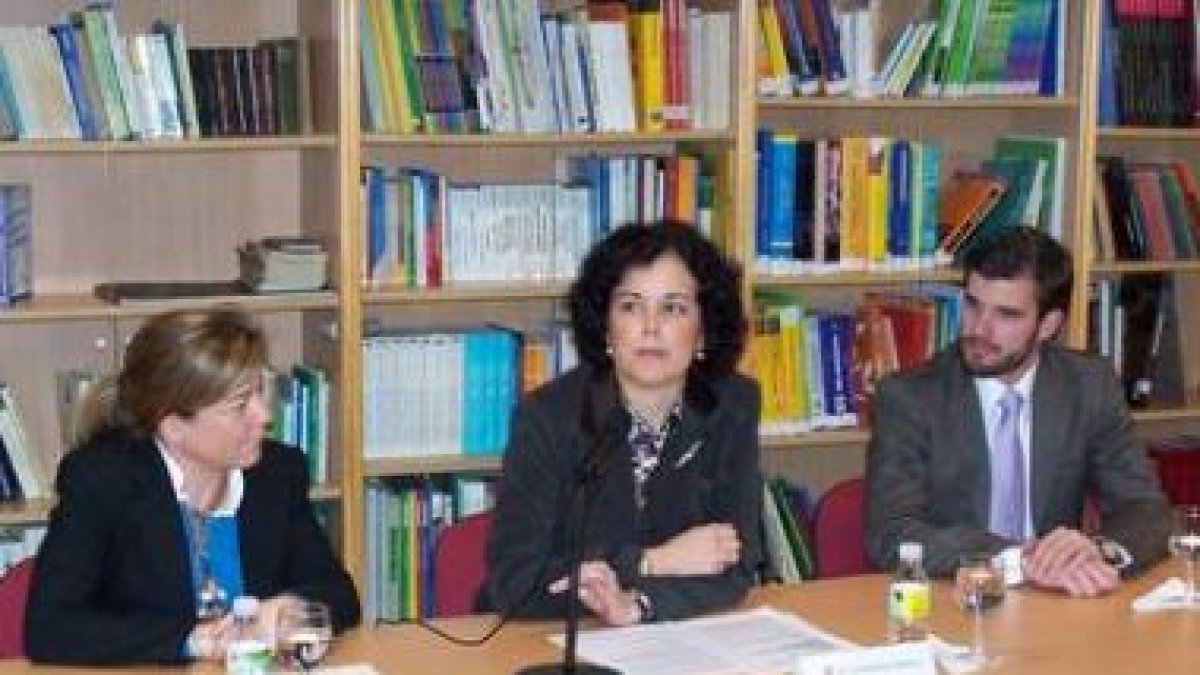 Un momento de la conferencia de ayer en el Colegio Internacional Peñacorada