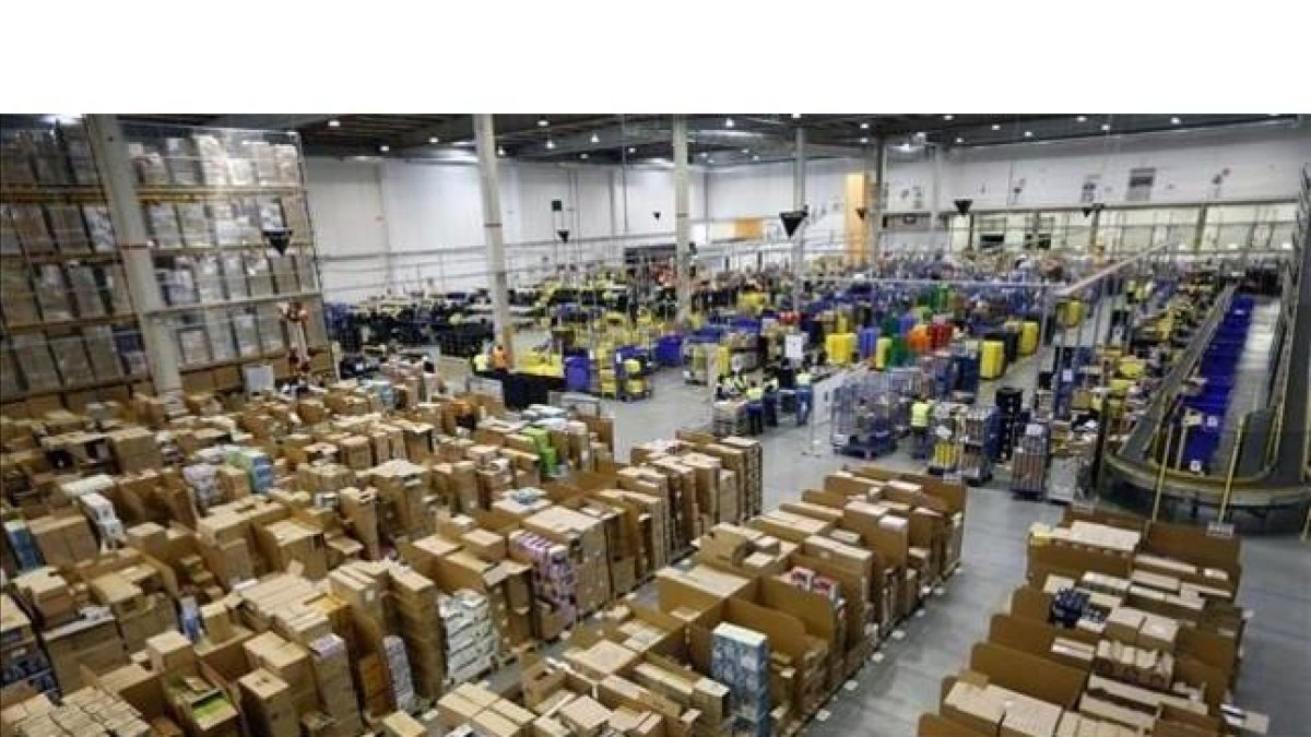 El centro de Amazon en San Fernando de Henares, Madrid.