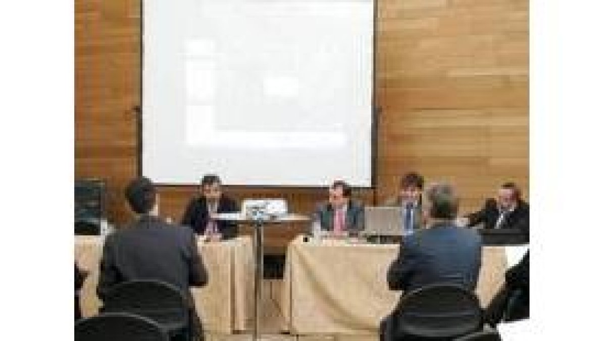 La conferencia se realizó en el Auditorio Ciudad de León