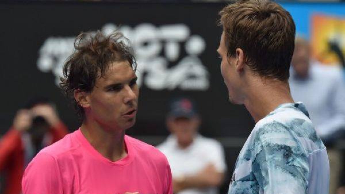 Nadal saluda a Berdych al final del partido.