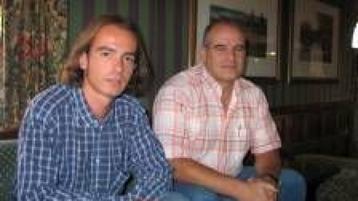 David Iriondo, responsable de comunicación y Roberto Arnaiz, técnico consultor de Tres Provincias