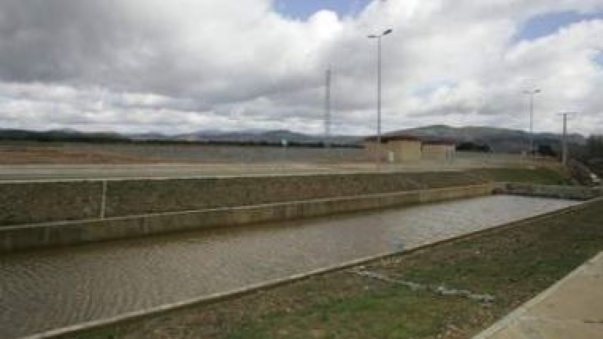 El polígono industrial del Bayo, en la imagen, y el de Cabañas Raras, aledaño, depurarán sus aguas