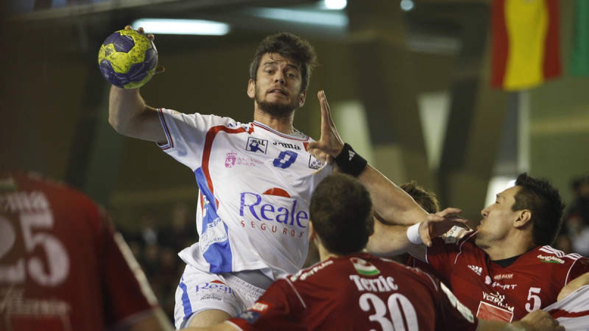 Raúl Nantes, en el partido de Champions ante el Veszprém de la pasada temporada.