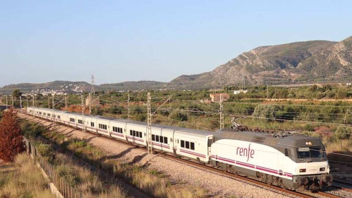 Composición del Talgo 6 que probó anoche el túnel de la Variante. DL
