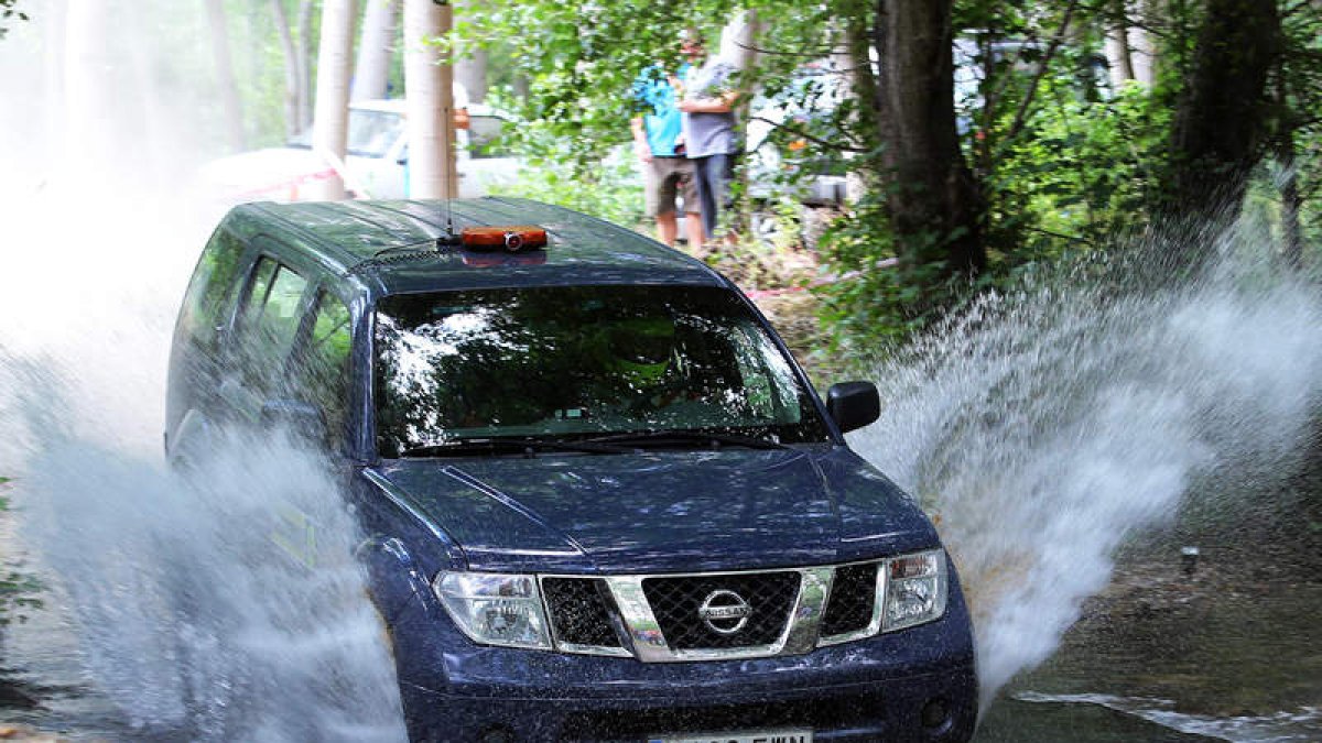 El Nissan en el que iba de copiloto Samuel Folgueral volcó en el sexto tramo.
