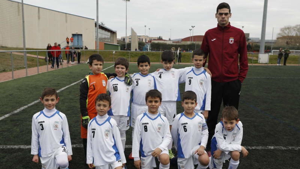 Formación de La Virgen de 1.ª Provincial Prebenjamín.