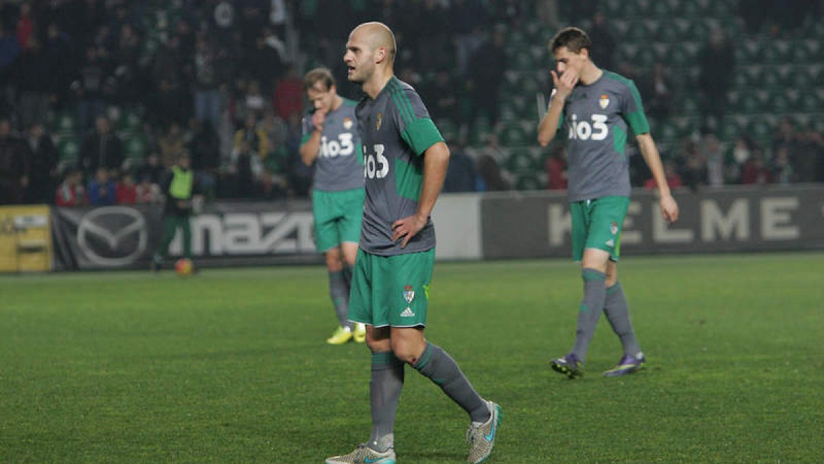 Djordjevic entró en la segunda parte, pero no pudo marcar.