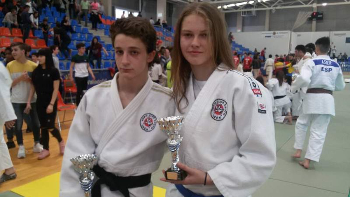 Miguel Ángel Martínez y Laura Portabales, plata y bronce. DL