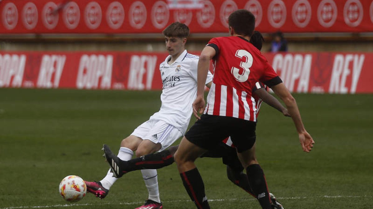 El Real Madrid se mostró superior al Athletic Club. FERNANDO OTERO