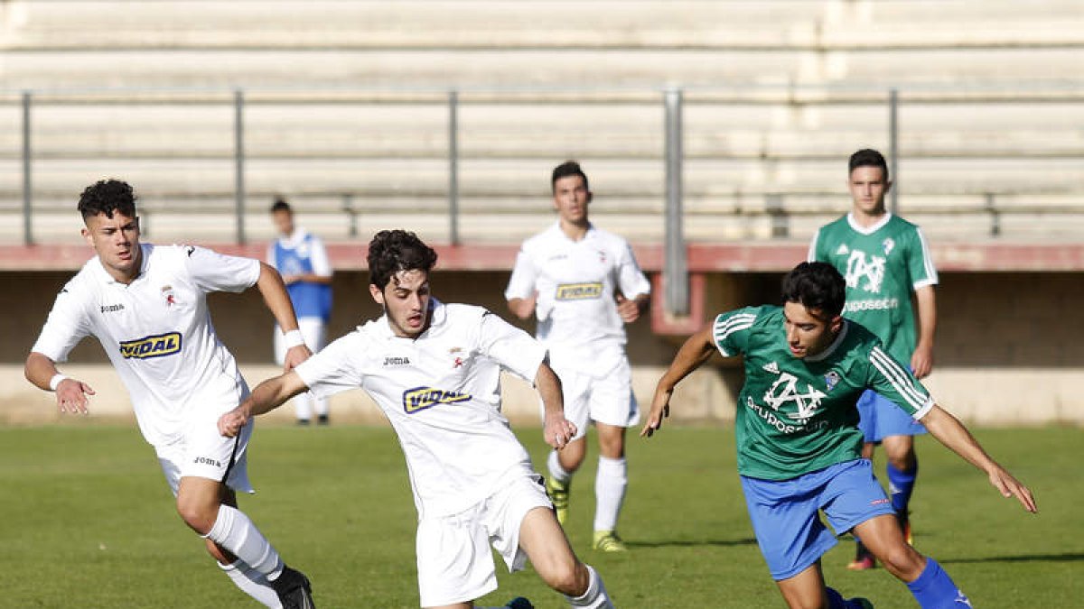 El equipo leonés sumó un punto que vino a premiar su esfuerzo y trabajo realizado. F. OTERO PERANDONES