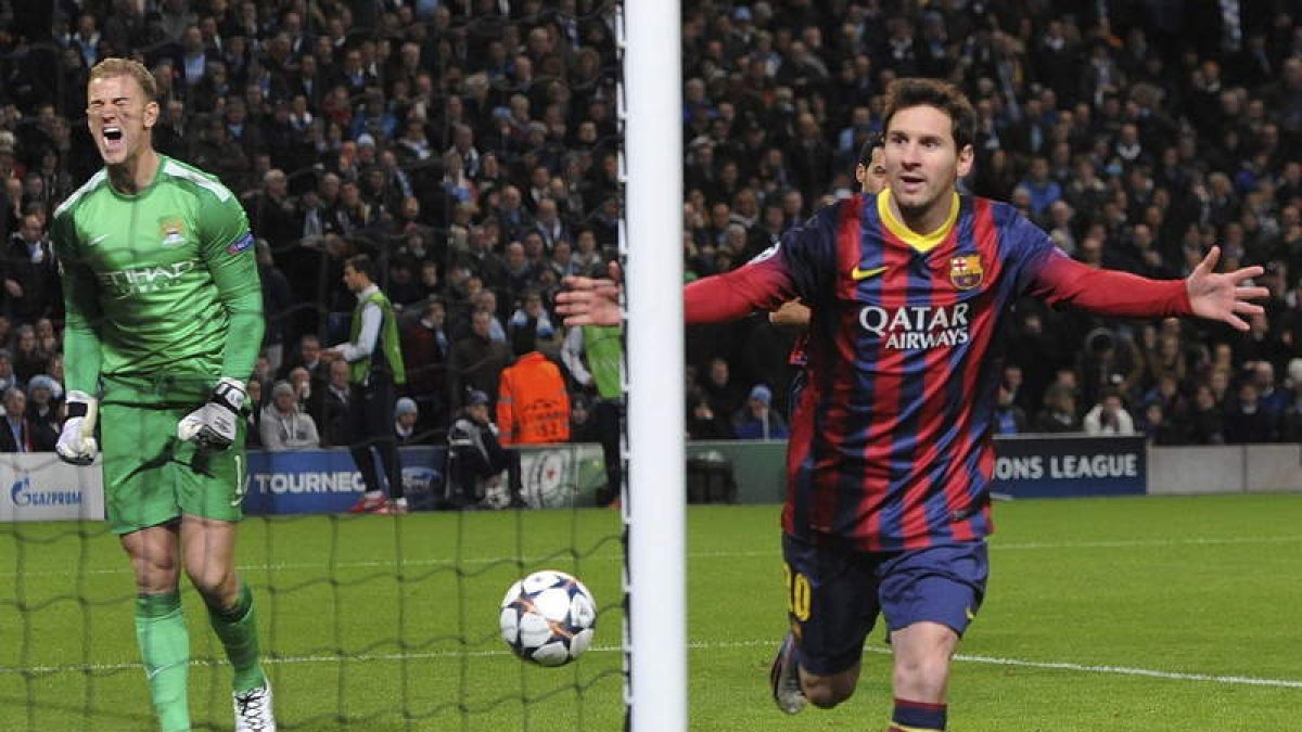 Leo Messi celebra su tanto, el 1-0 marcado de penalti ante el Manchester City ante la desesperación del guardameta rival.