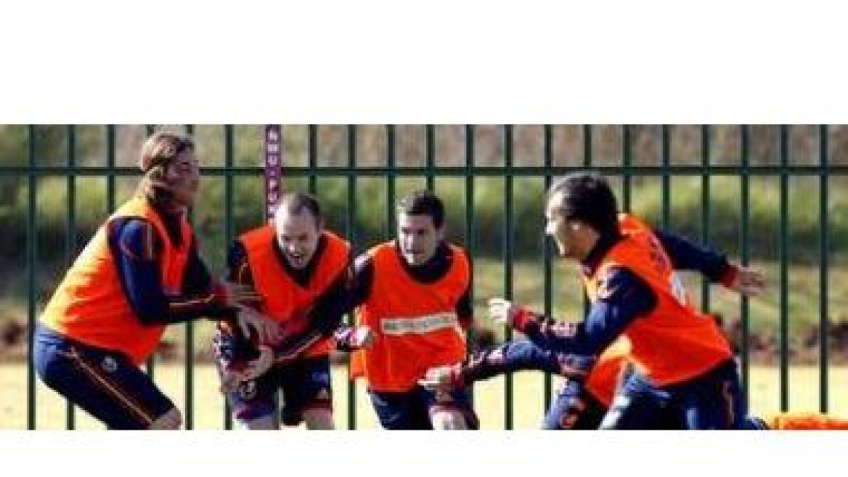 Sergio Ramos, Andrés Iniesta, Juan Manuel Mata y David Silva durante el entrenamiento