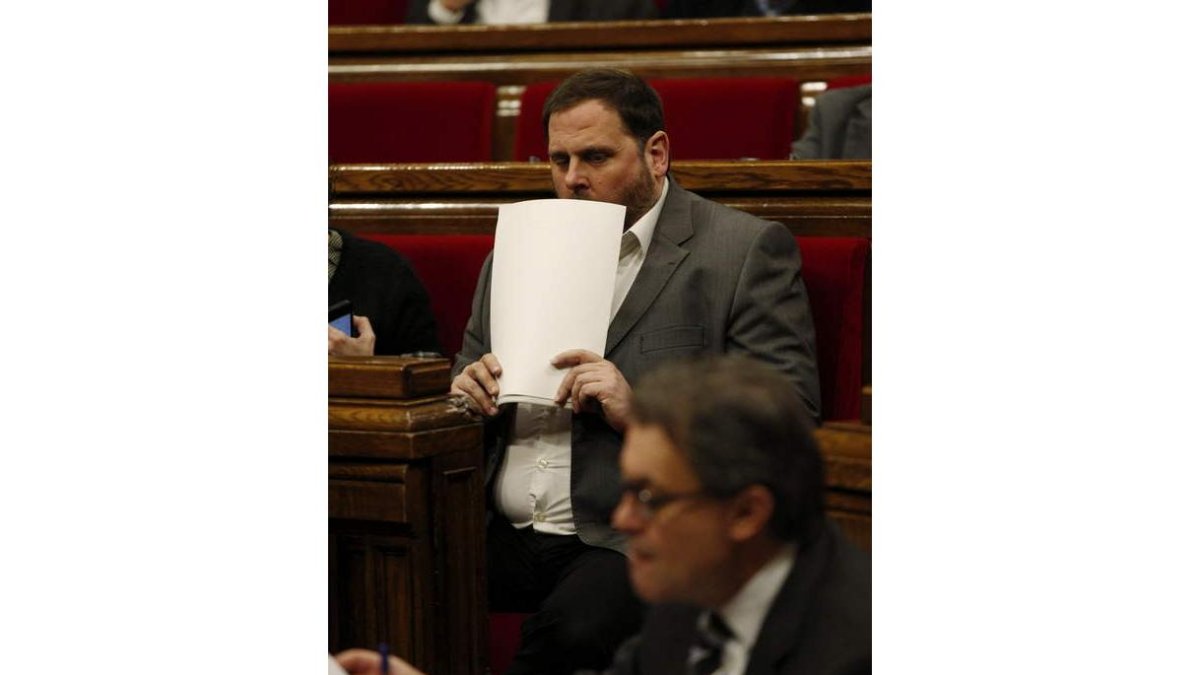 Artur Mas y Oriol Junqueras, ayer en el Parlamento catalán.