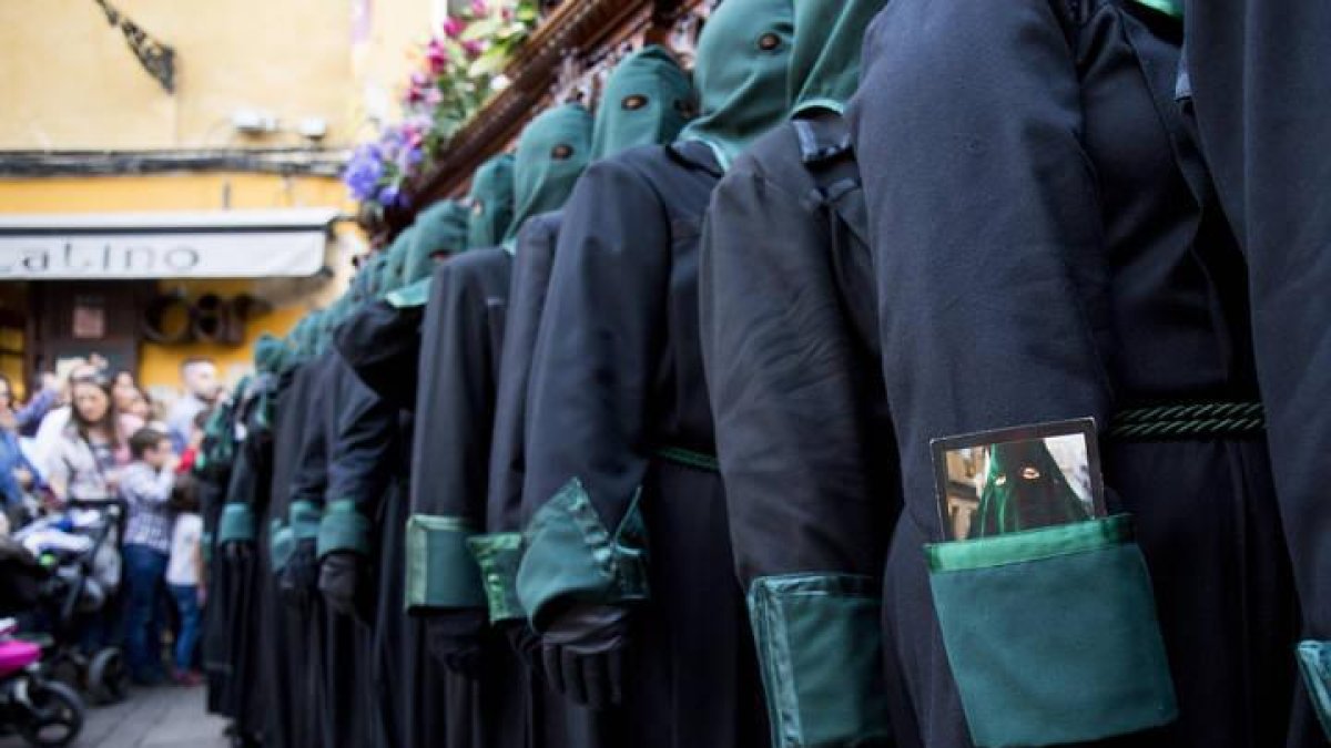 Paponas de María del Dulce Nombre durante su procesión del pasado Jueves Santo.