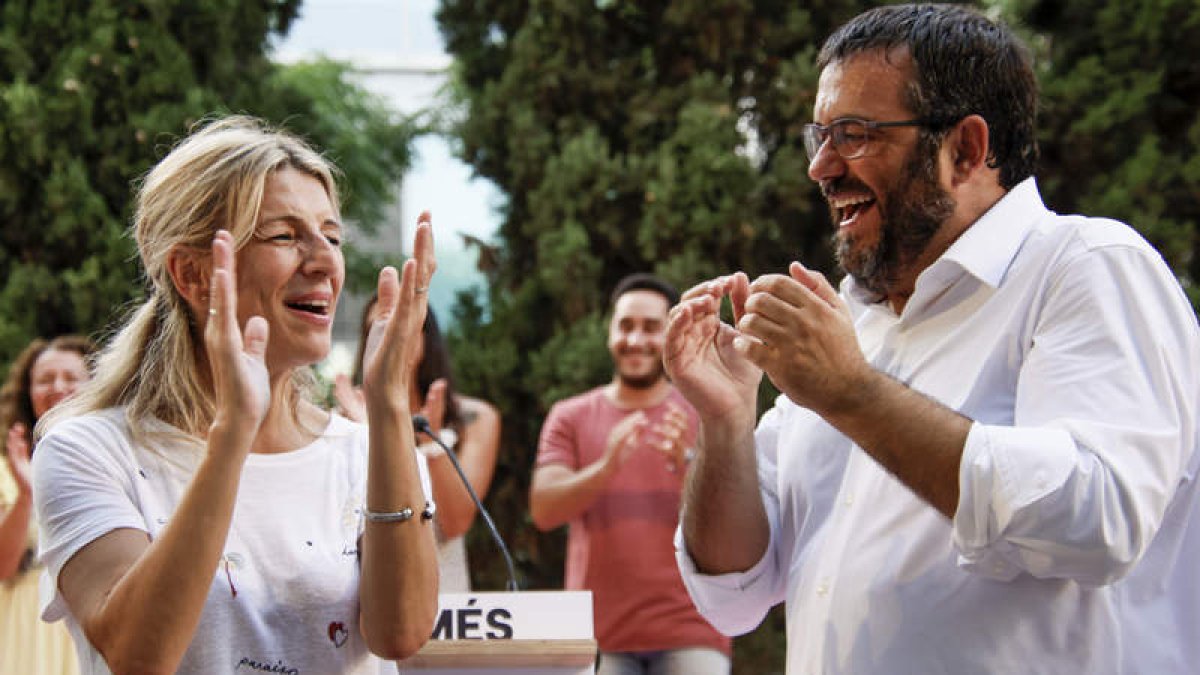 Díaz y Vicenç Vida ayer, en un mitin en Palma. CATI CLADERA