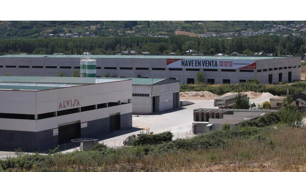 La empresa concentrará la mayoría de su actividad en la nave que adquirió el pasado verano en el polígono de Vilela. L. DE LA MATA