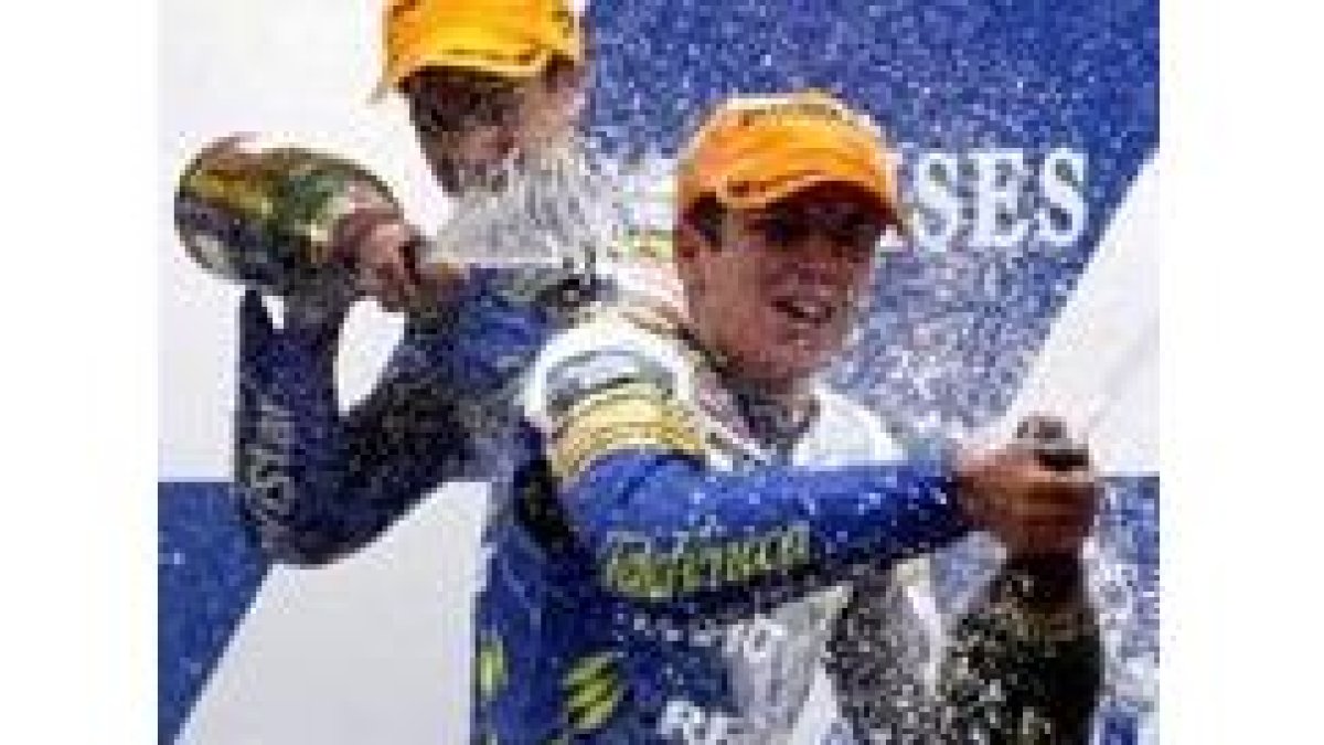 Pedrosa, exultante, celebró como se merece su primer éxito en el Mundial