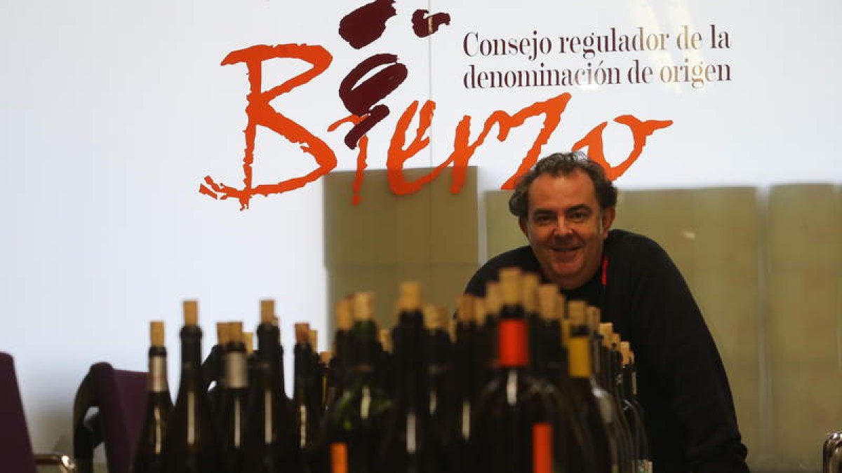Luis Gutiérrez en la sede de la DO Bierzo, tras la cata efectuada el pasado mes de octubre.