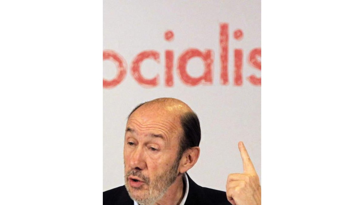 Rubalcaba presenta su candidatura en Galicia.