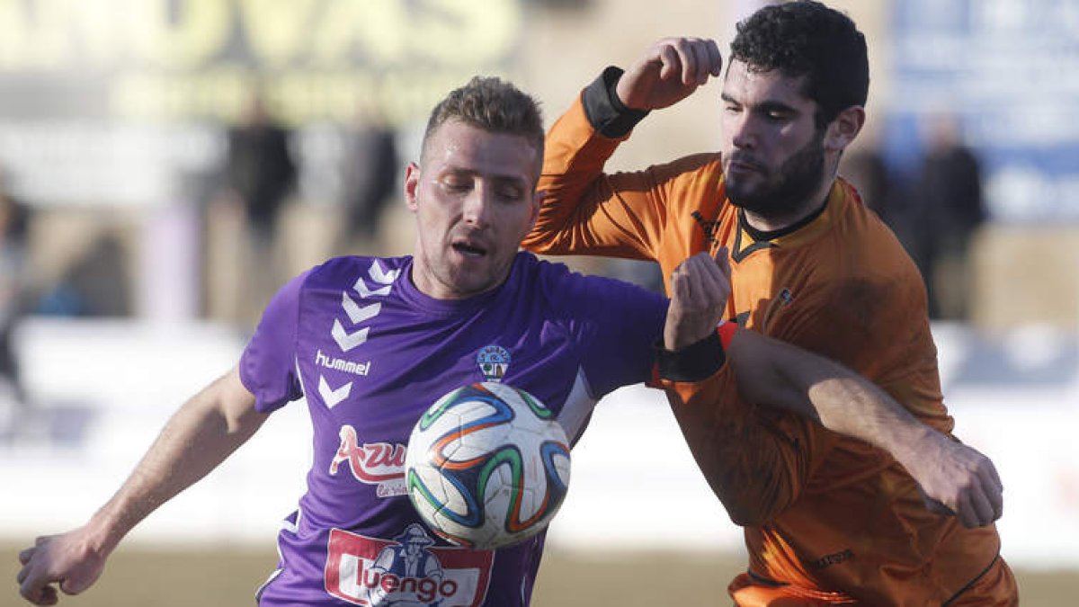 El equipo bañezano no puede fallar ante la Segoviana si quiere seguir arriba en la tabla.