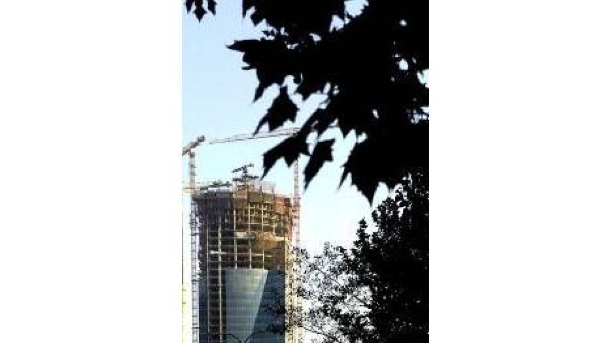 Estado en el que quedó la torre tras el incendio