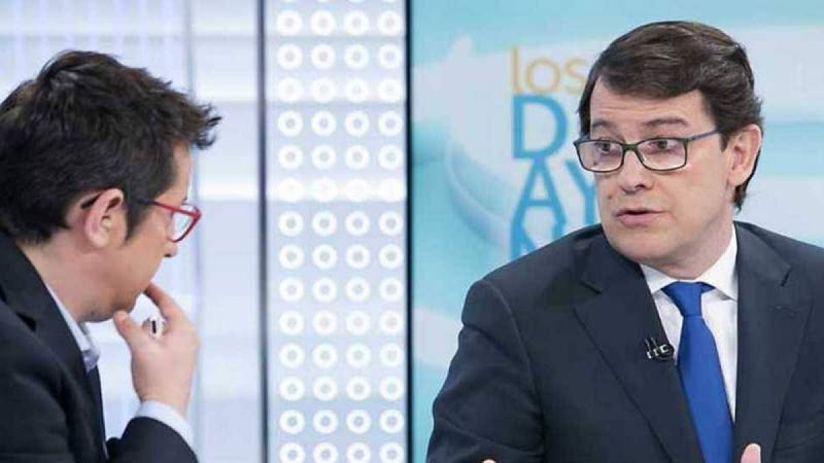 Mañueco, durante la entrevista televisiva. RTVE