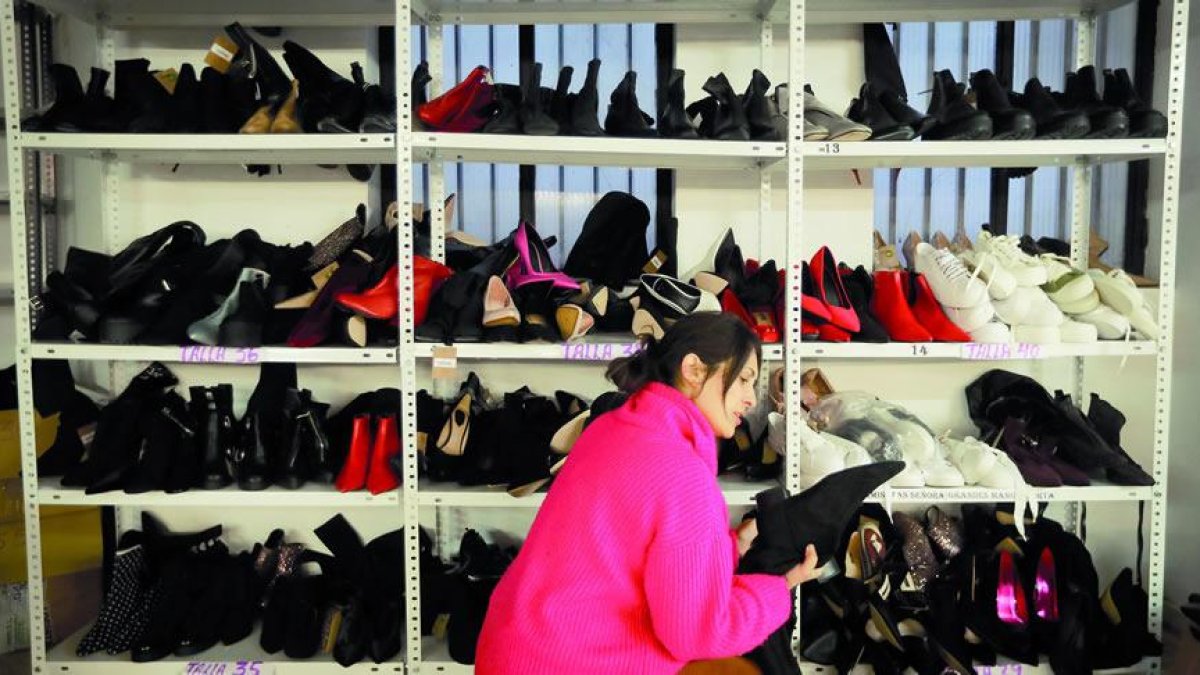 Cáritas ha recogido en seis meses 154 toneladas de ropa.